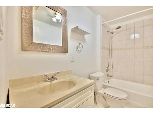 51 Gosney Crescent, Barrie, ON - Indoor Photo Showing Bathroom