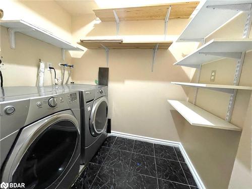 706-100 County Court Boulevard, Brampton, ON - Indoor Photo Showing Laundry Room