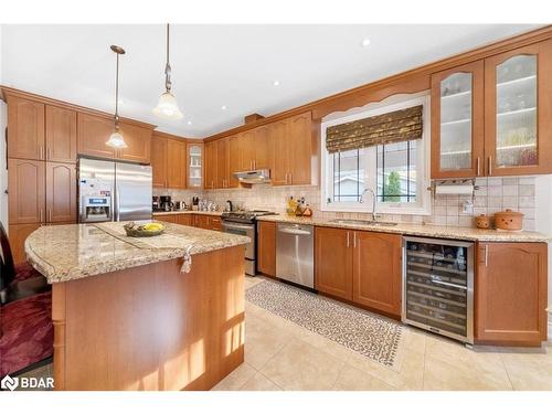 7 Sherwood Crescent, Tiny, ON - Indoor Photo Showing Kitchen