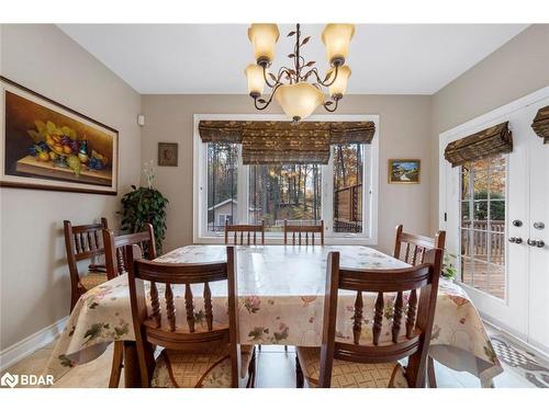 7 Sherwood Crescent, Tiny, ON - Indoor Photo Showing Dining Room