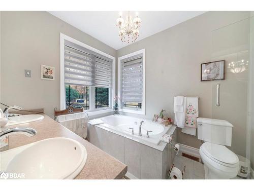 7 Sherwood Crescent, Tiny, ON - Indoor Photo Showing Bathroom