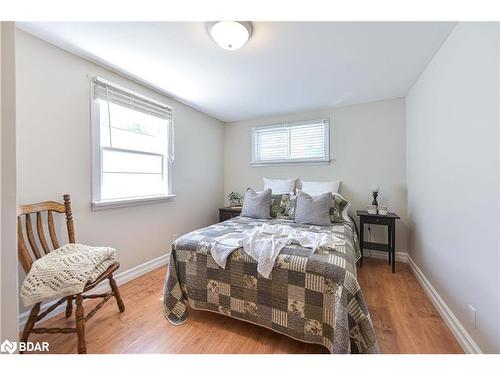 326 Crawford Street, Orillia, ON - Indoor Photo Showing Bedroom