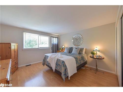 326 Crawford Street, Orillia, ON - Indoor Photo Showing Bedroom