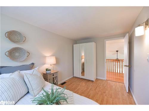 326 Crawford Street, Orillia, ON - Indoor Photo Showing Bedroom