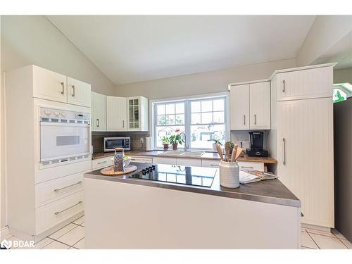 326 Crawford Street, Orillia, ON - Indoor Photo Showing Kitchen