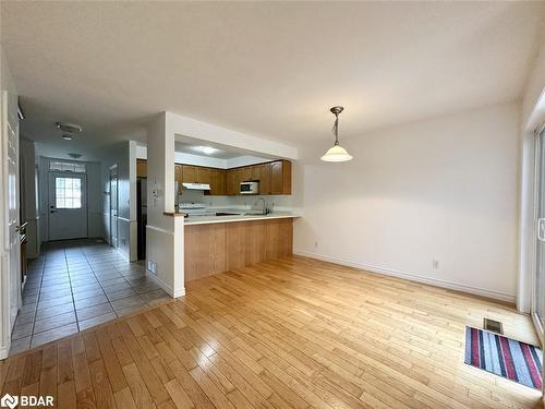 509 Mariner Drive, Waterloo, ON - Indoor Photo Showing Kitchen