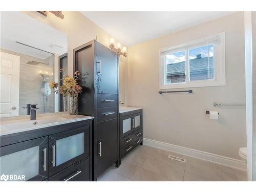 52 Settler Court, Brampton, ON - Indoor Photo Showing Bathroom