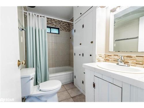 63 Bradley Street, St. Catharines, ON - Indoor Photo Showing Bathroom