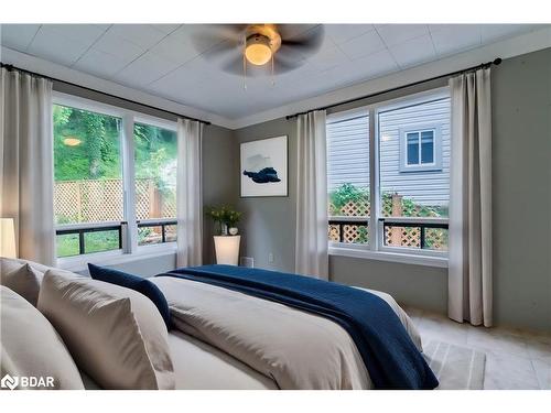 63 Bradley Street, St. Catharines, ON - Indoor Photo Showing Bedroom