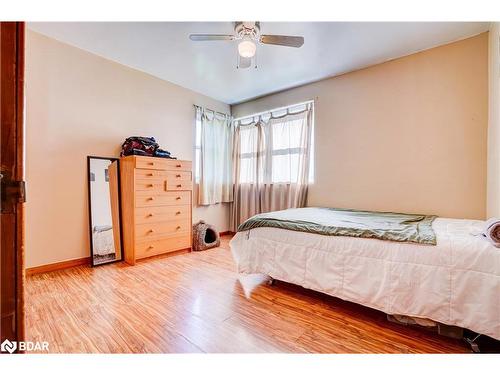 4142 Stewarts Lane, Severn, ON - Indoor Photo Showing Bedroom