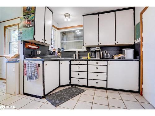 4142 Stewarts Lane, Severn, ON - Indoor Photo Showing Kitchen