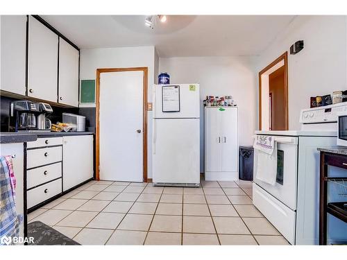 4142 Stewarts Lane, Severn, ON - Indoor Photo Showing Kitchen