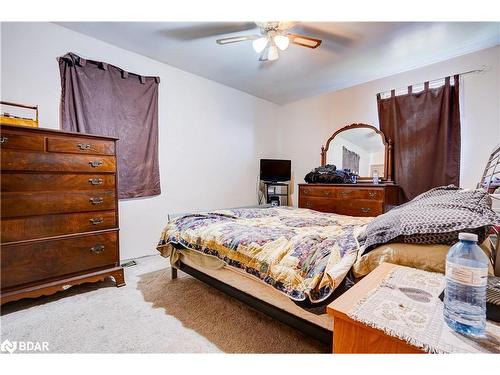 4142 Stewarts Lane, Severn, ON - Indoor Photo Showing Bedroom