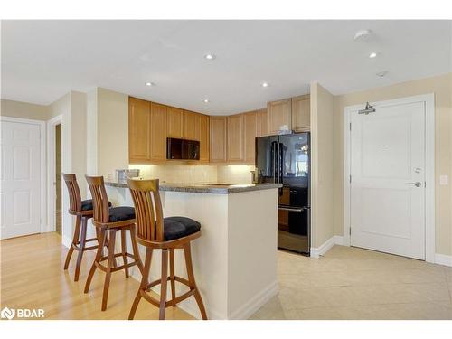 1210-6 Toronto Street, Barrie, ON - Indoor Photo Showing Kitchen