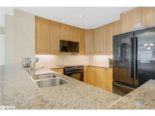 1210-6 Toronto Street, Barrie, ON - Indoor Photo Showing Kitchen With Double Sink With Upgraded Kitchen