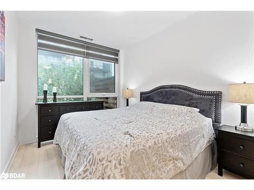 G-15-375 Sea Ray Avenue, Innisfil, ON - Indoor Photo Showing Bedroom