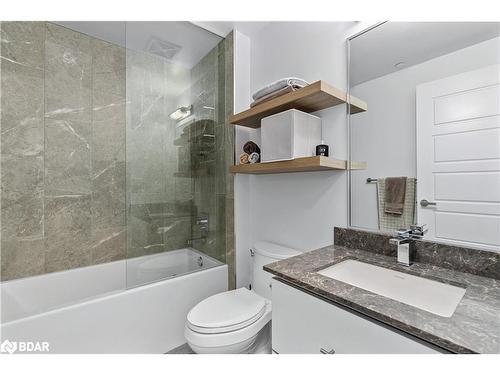 G-15-375 Sea Ray Avenue, Innisfil, ON - Indoor Photo Showing Bathroom