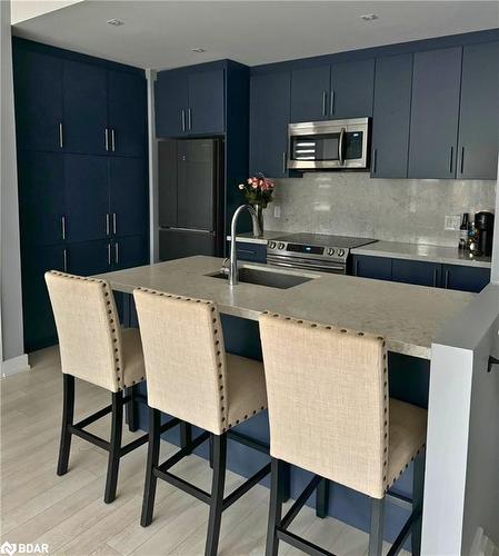 G-15-375 Sea Ray Avenue, Innisfil, ON - Indoor Photo Showing Kitchen