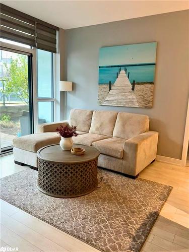 G-15-375 Sea Ray Avenue, Innisfil, ON - Indoor Photo Showing Living Room