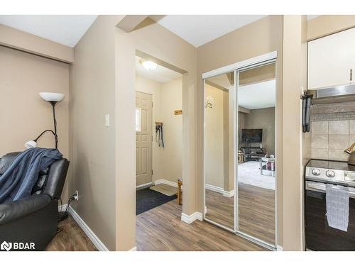 33 Roslyn Road, Barrie, ON - Indoor Photo Showing Other Room