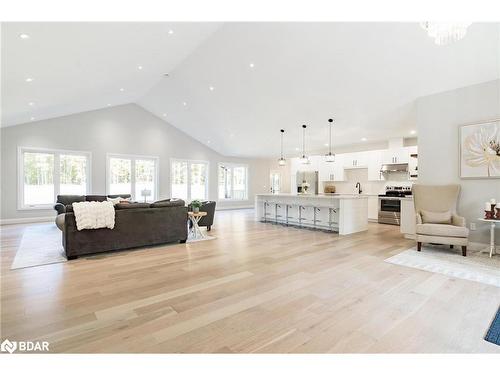 1250 Old Parry Sound Road, Utterson, ON - Indoor Photo Showing Living Room