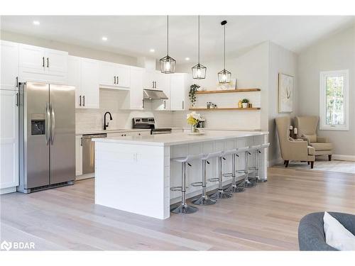 1250 Old Parry Sound Road, Utterson, ON - Indoor Photo Showing Kitchen With Upgraded Kitchen