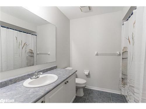 114 Maplewood Drive, Angus, ON - Indoor Photo Showing Bathroom