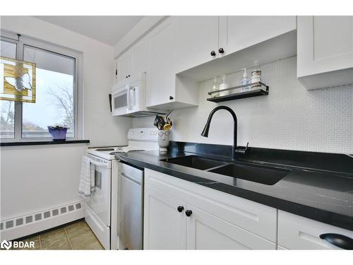 405-414 Blake Street, Barrie, ON - Indoor Photo Showing Kitchen With Double Sink