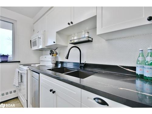 405-414 Blake Street, Barrie, ON - Indoor Photo Showing Kitchen With Double Sink