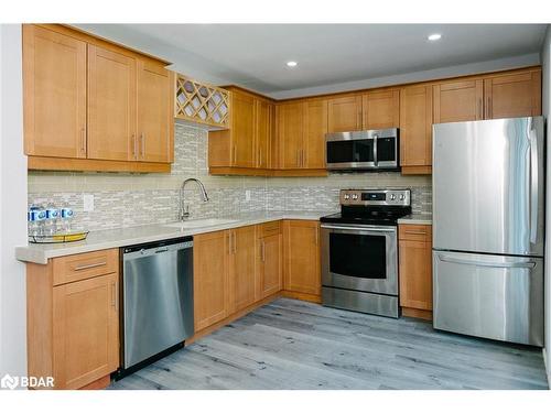 673 Knox Avenue, Hamilton, ON - Indoor Photo Showing Kitchen