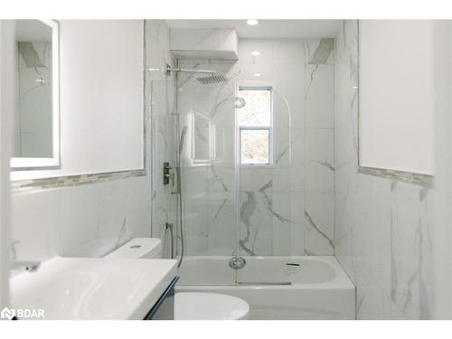 673 Knox Avenue, Hamilton, ON - Indoor Photo Showing Bathroom