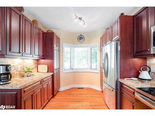 52 Drummond Drive, Penetanguishene, ON - Indoor Photo Showing Kitchen