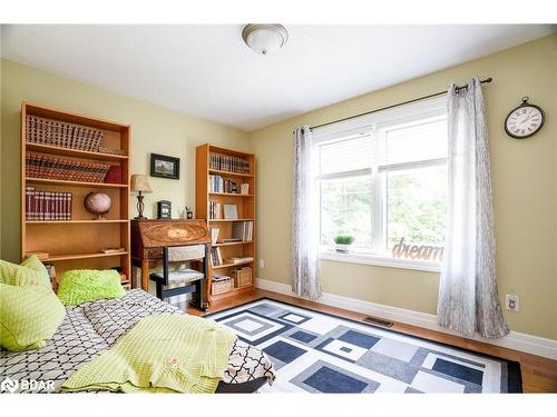 52 Drummond Drive, Penetanguishene, ON - Indoor Photo Showing Bedroom