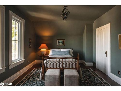 42 Burton Avenue, Barrie, ON - Indoor Photo Showing Bedroom