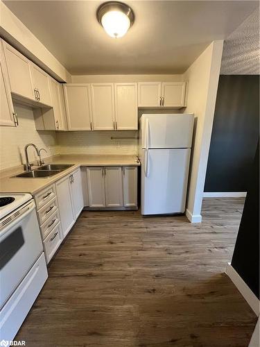 8-3 Sawmill Road, Barrie, ON - Indoor Photo Showing Kitchen With Double Sink