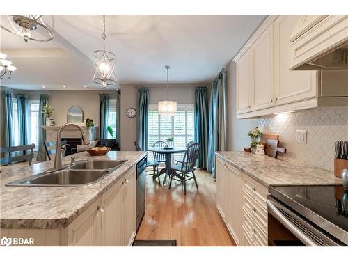 107 Cumming Drive, Barrie, ON - Indoor Photo Showing Kitchen With Double Sink