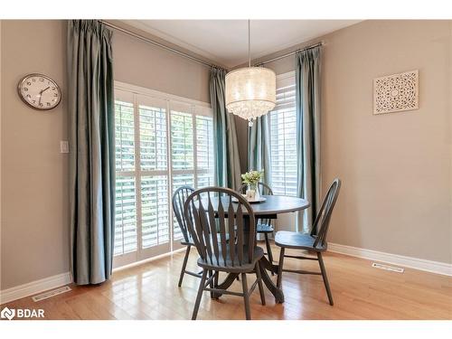 107 Cumming Drive, Barrie, ON - Indoor Photo Showing Dining Room