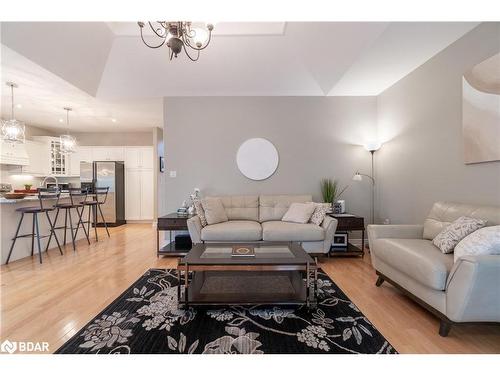 107 Cumming Drive, Barrie, ON - Indoor Photo Showing Living Room