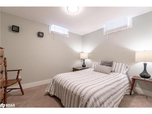 107 Cumming Drive, Barrie, ON - Indoor Photo Showing Bedroom