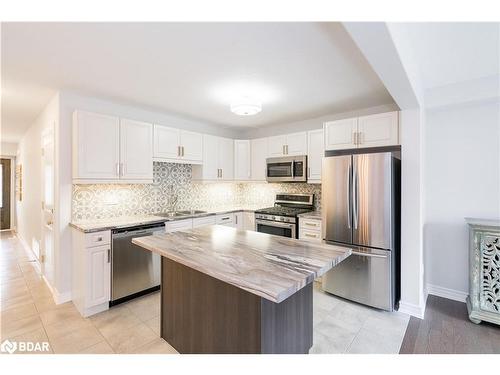 1035 Cook Drive, Midland, ON - Indoor Photo Showing Kitchen With Upgraded Kitchen