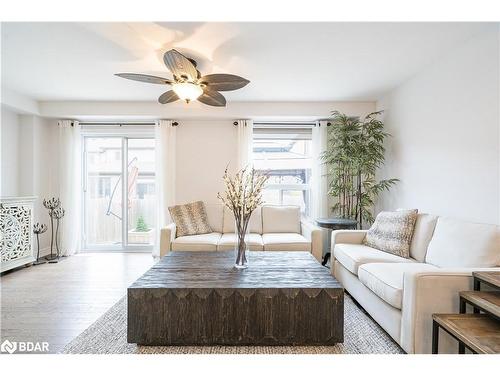 1035 Cook Drive, Midland, ON - Indoor Photo Showing Living Room