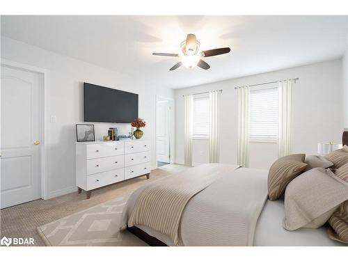 1035 Cook Drive, Midland, ON - Indoor Photo Showing Bedroom