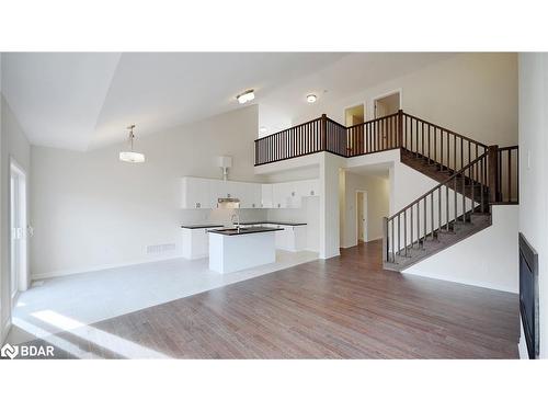 3067 Sandy Acres Avenue, Severn, ON - Indoor Photo Showing Other Room