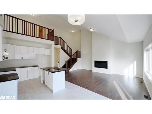 3067 Sandy Acres Avenue, Severn, ON - Indoor Photo Showing Kitchen