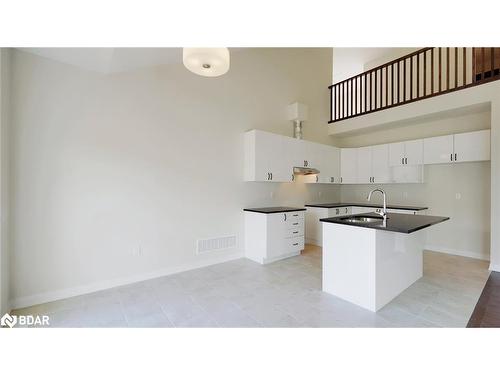 3067 Sandy Acres Avenue, Severn, ON - Indoor Photo Showing Kitchen