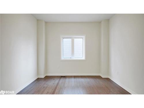 3067 Sandy Acres Avenue, Severn, ON - Indoor Photo Showing Other Room