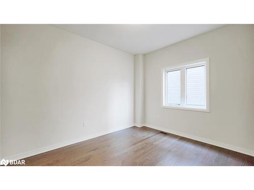 3067 Sandy Acres Avenue, Severn, ON - Indoor Photo Showing Other Room