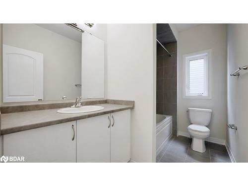 3067 Sandy Acres Avenue, Severn, ON - Indoor Photo Showing Bathroom