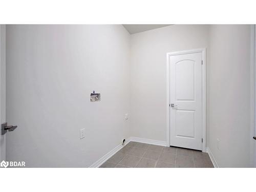 3067 Sandy Acres Avenue, Severn, ON - Indoor Photo Showing Other Room