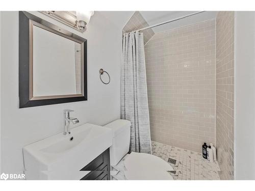 62 Shirley Avenue, Barrie, ON - Indoor Photo Showing Bathroom